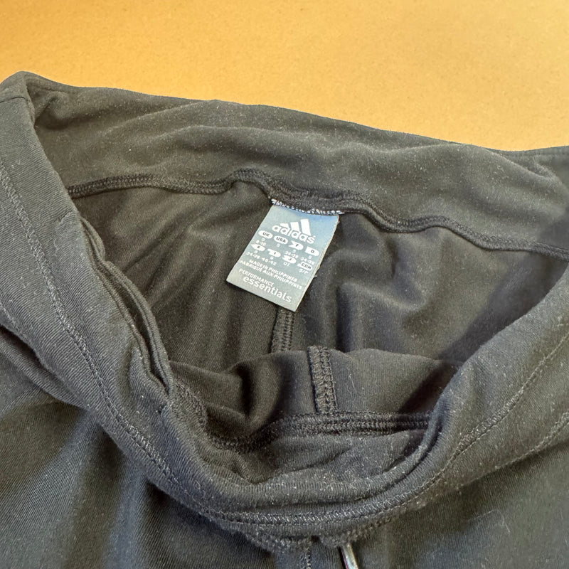 Detailansicht: Sourced limited accessories and clothes Adidas Climalite Y2K style track set – Logo, Nähte oder Material