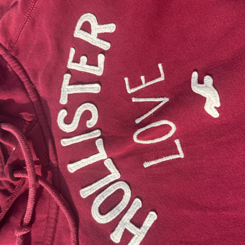 Detailansicht: Sourced limited accessories and clothes Hollister Love Y2K fluffy zip hoodie – Logo, Nähte oder Material