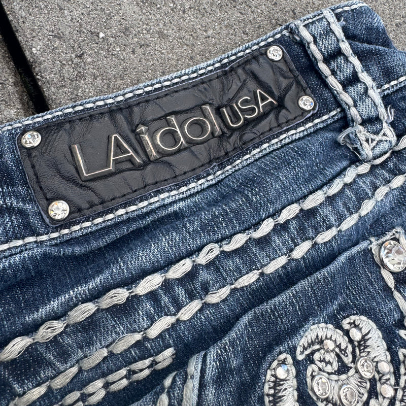Detailansicht: Sourced limited accessories and clothes LA Idol USA Y2K glitter wide leg jeans – Logo, Nähte oder Material