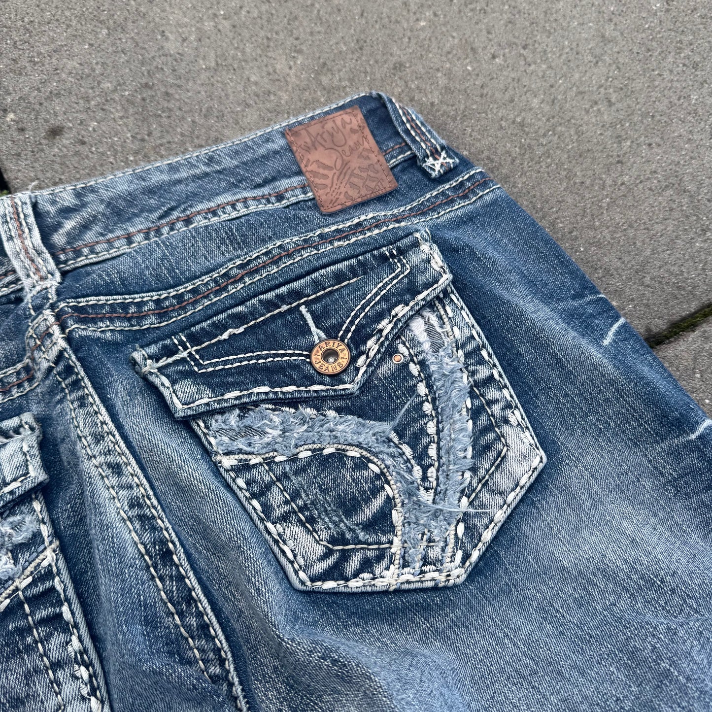 Ariya Japanese Y2K wide leg low waist jeans