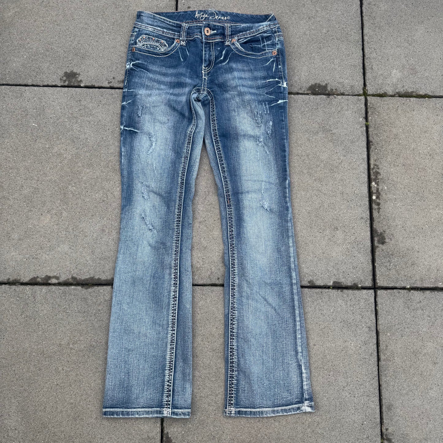 Ariya Japanese Y2K wide leg low waist jeans