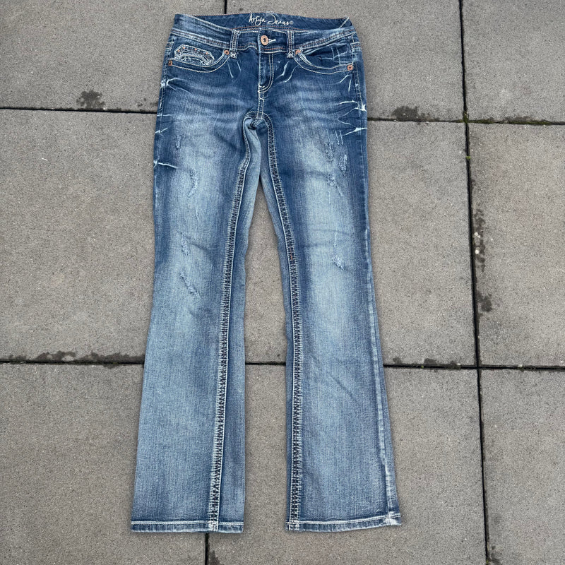 Detailansicht: Sourced limited accessories and clothes Ariya Japanese Y2K wide leg low waist jeans – Logo, Nähte oder Material