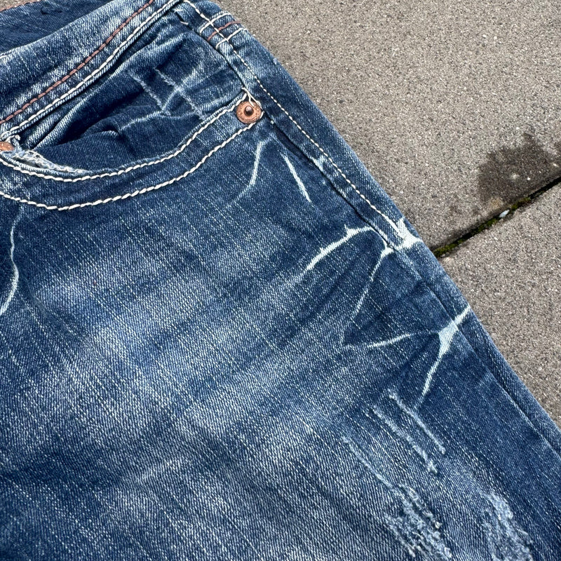 Detailansicht: Sourced limited accessories and clothes Ariya Japanese Y2K wide leg low waist jeans – Logo, Nähte oder Material