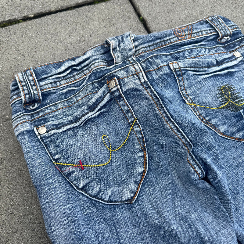 Detailansicht: Sourced limited accessories and clothes Six Nine 69 Y2K bootcut jeans – Logo, Nähte oder Material