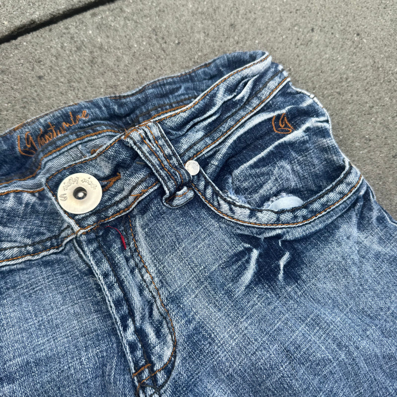 Detailansicht: Sourced limited accessories and clothes Six Nine 69 Y2K bootcut jeans – Logo, Nähte oder Material