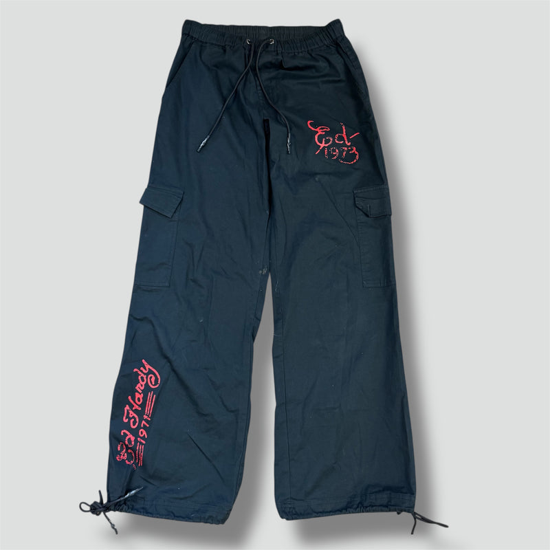 Detailansicht: Sourced limited accessories and clothes Ed Hardy x Urban Outfitters vintage cargos – Logo, Nähte oder Material