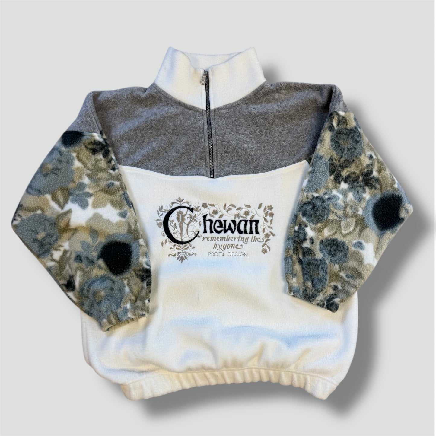 Vintage Chewan white fleece sweatshirt