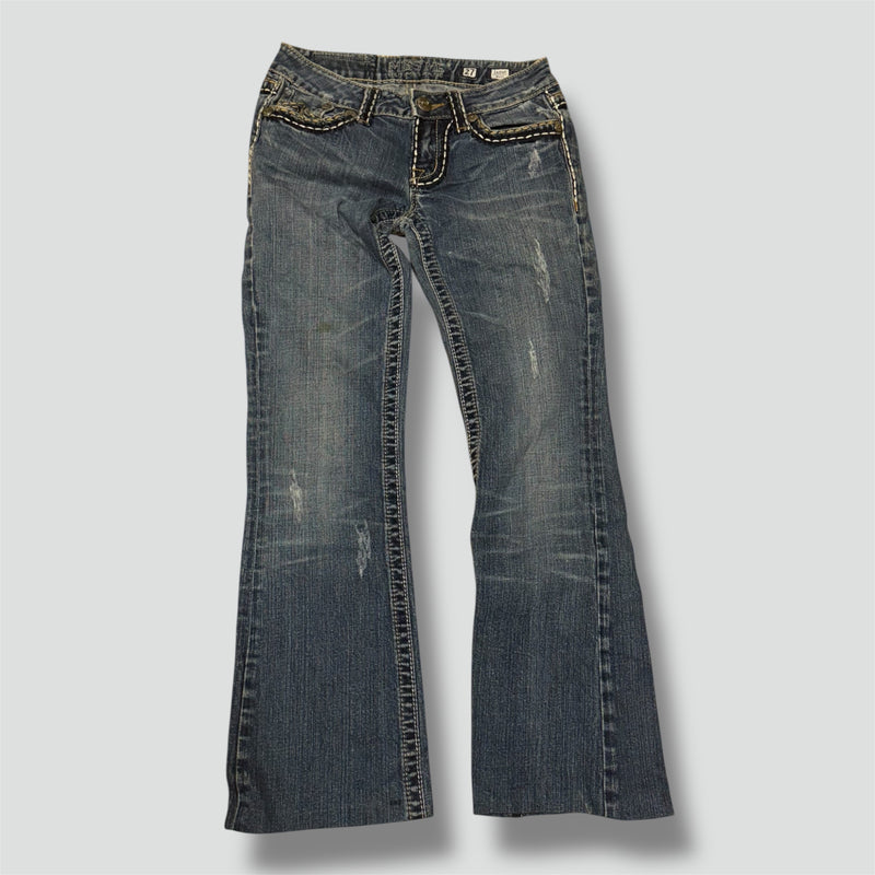 Detailansicht: Sourced limited accessories and clothes Miss Me Y2K wide leg low waist jeans – Logo, Nähte oder Material