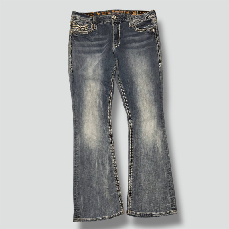 Detailansicht: Sourced limited accessories and clothes Rock Revival Y2K wide leg stone washed jeans – Logo, Nähte oder Material