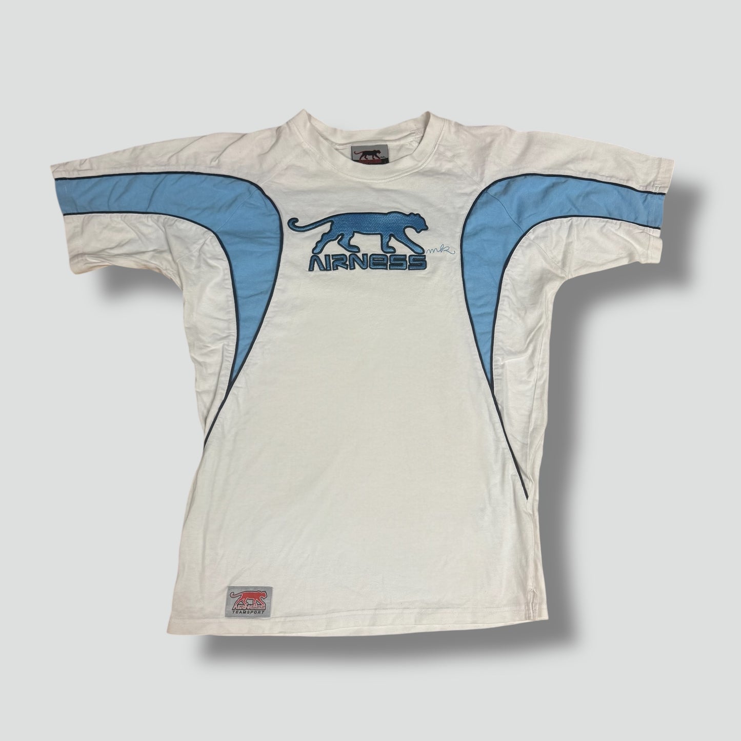 Airness streetwear 00s t-shirt