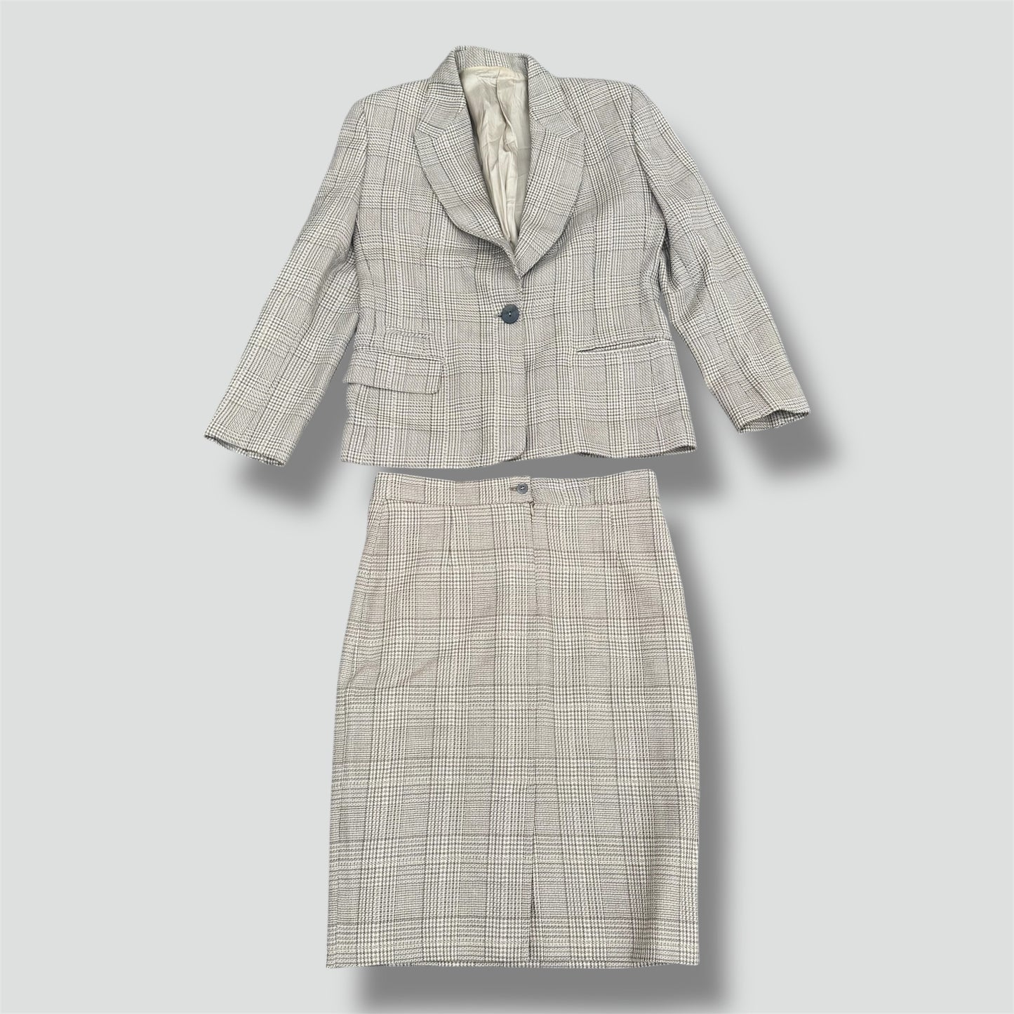Burberry’s of London women blazer set