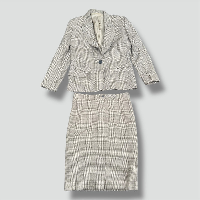 Sourced limited accessories and clothes Burberry’s of London women blazer set – Secondhand Streetwear