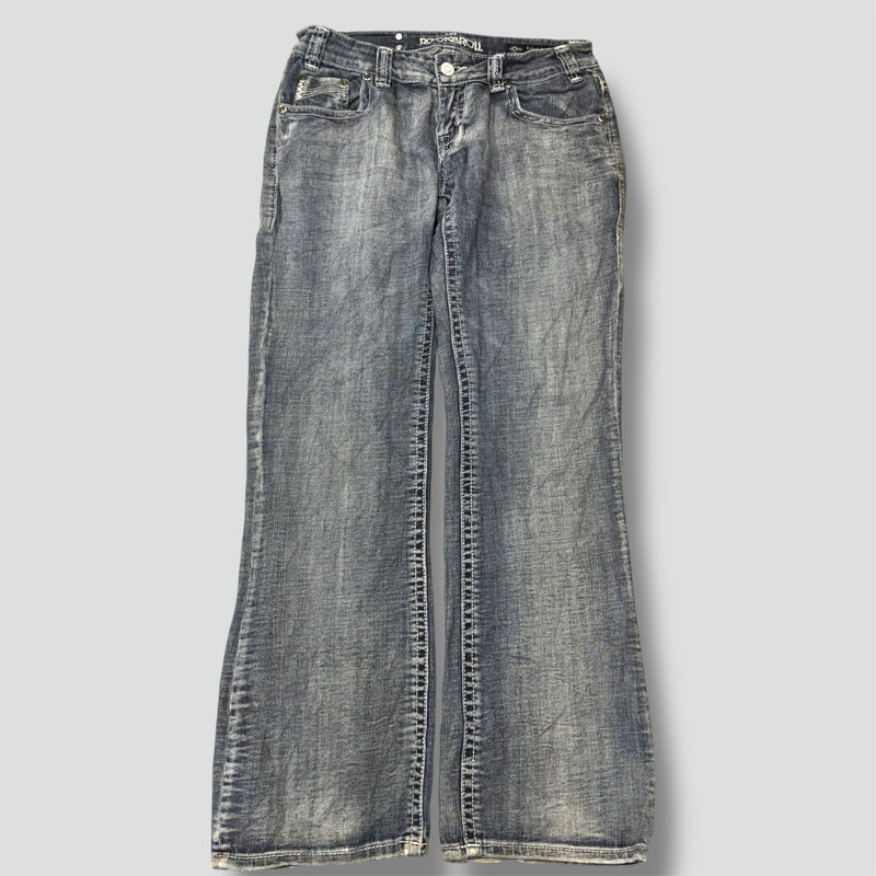 Detailansicht: Sourced limited accessories and clothes Rock and Roll Y2K wide leg low waist jeans – Logo, Nähte oder Material