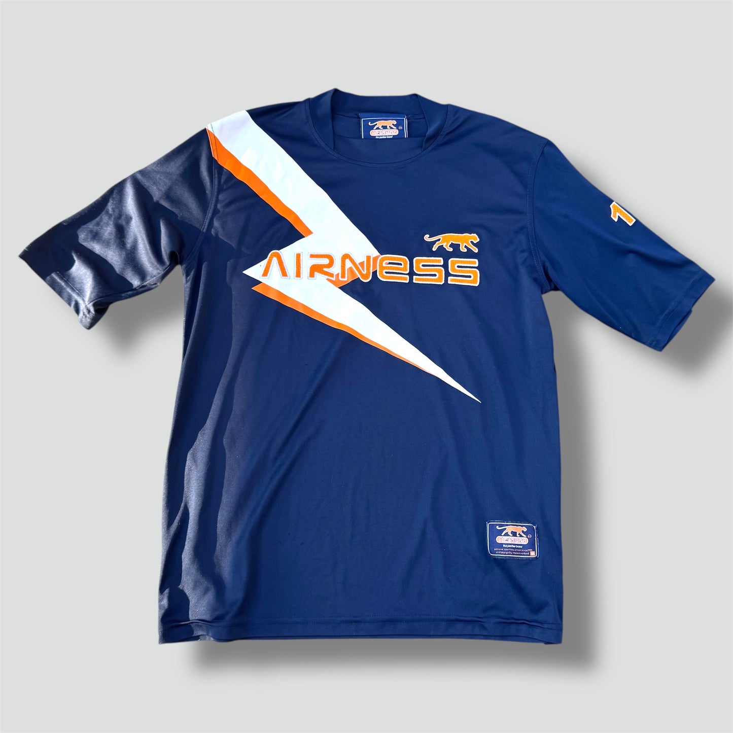 Airness streetwear style 00s t-shirt
