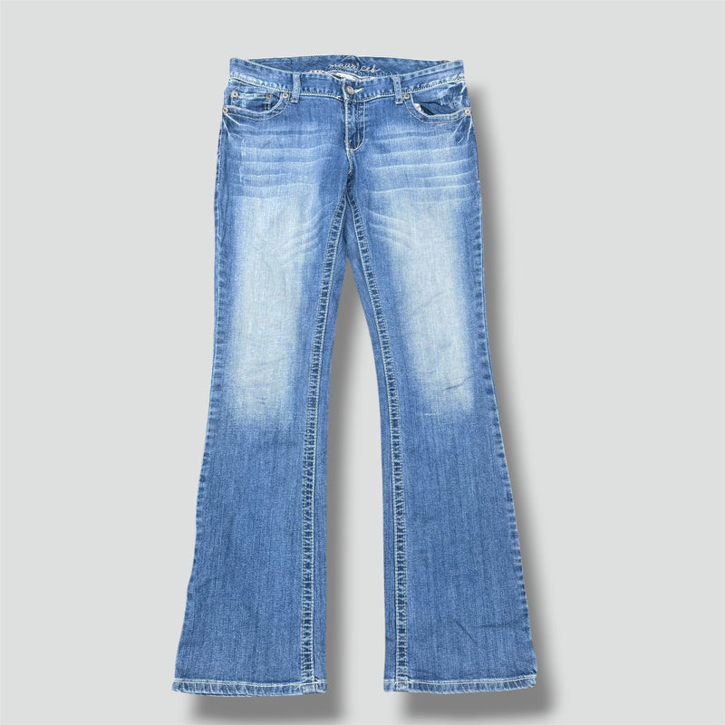 Detailansicht: Sourced limited accessories and clothes Monrics y2k embroidered bootcut jeans – Logo, Nähte oder Material