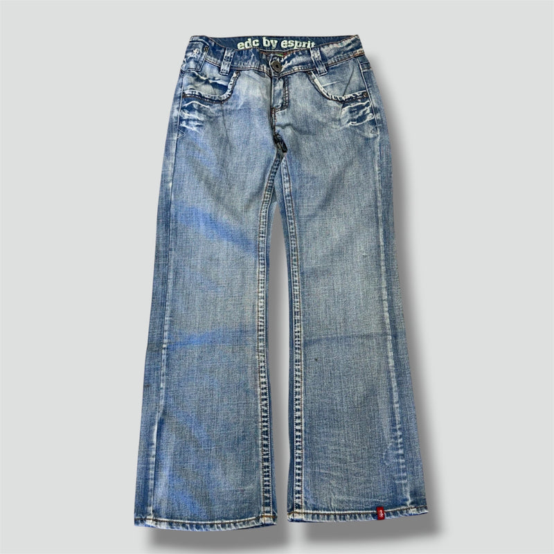 Detailansicht: Sourced limited accessories and clothes Edc by Esprit wide leg y2k bootcut jeans – Logo, Nähte oder Material