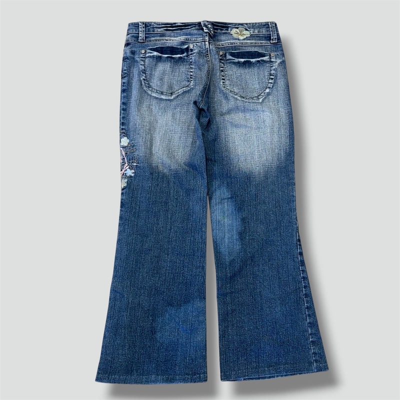 Detailansicht: Sourced limited accessories and clothes G Cause y2k bootcut floral denim jeans – Logo, Nähte oder Material