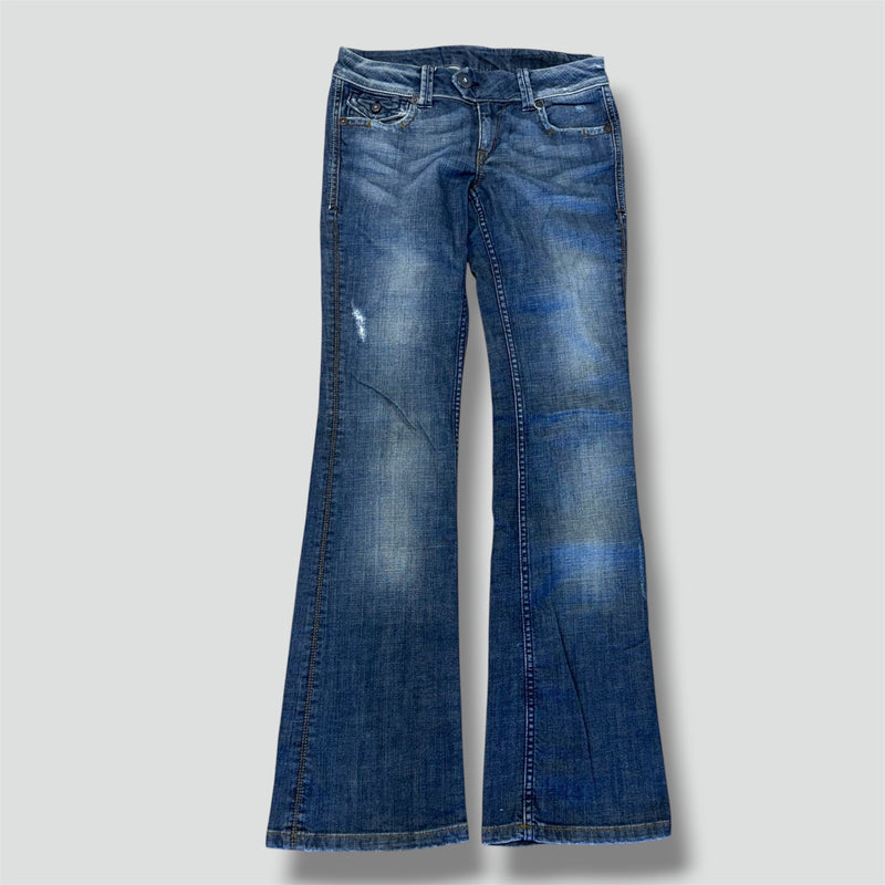 Detailansicht: Sourced limited accessories and clothes Lucy Butterfly y2k low waist bootcut jeans – Logo, Nähte oder Material