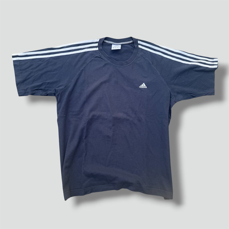 Sourced limited accessories and clothes Adidas streetwear 00s t-shirt – Secondhand Streetwear