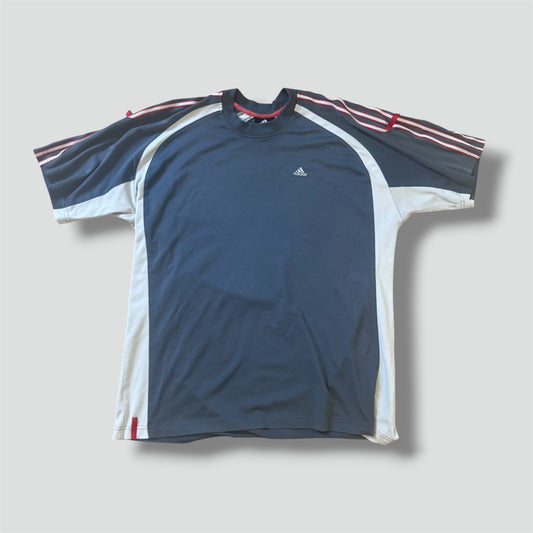Adidas sports streetwear 00s t-shirt