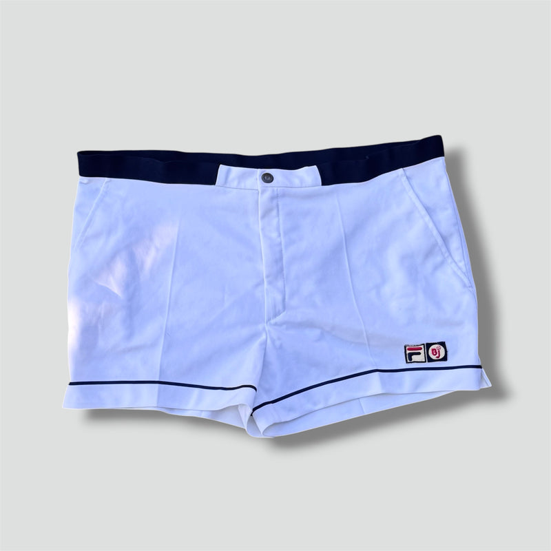 Sourced limited accessories and clothes Fila sportswear white tennis-shorts – Secondhand Streetwear