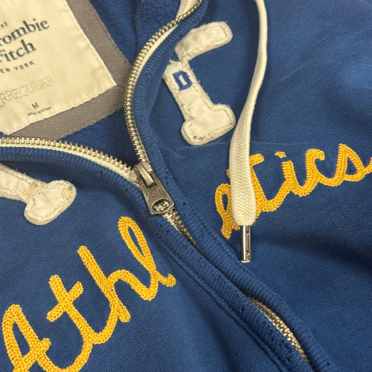 Abercrombie & Fitch destroyed-look zip-hoodie – Close-up 5
