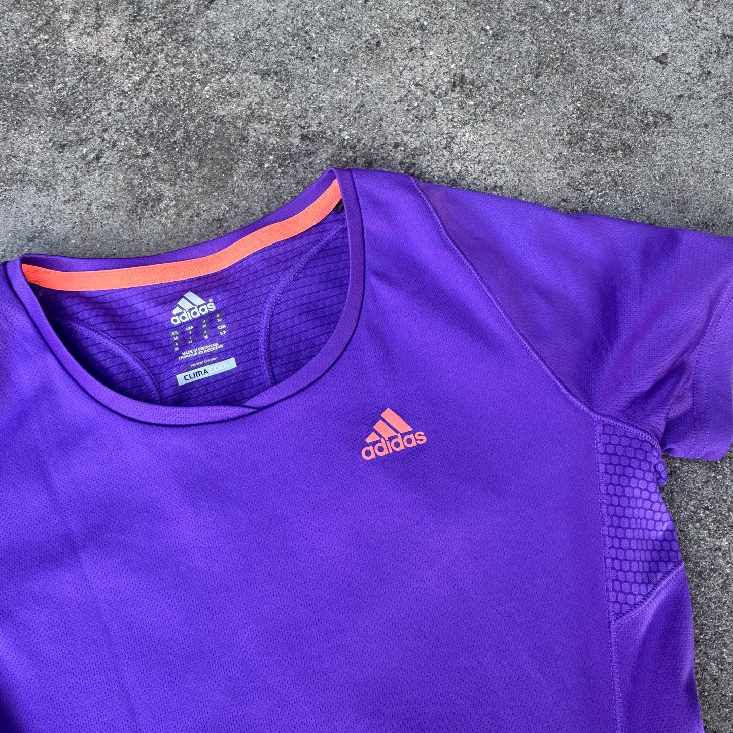 Adidas Climacool purple sports t-shirt – Close-up 1