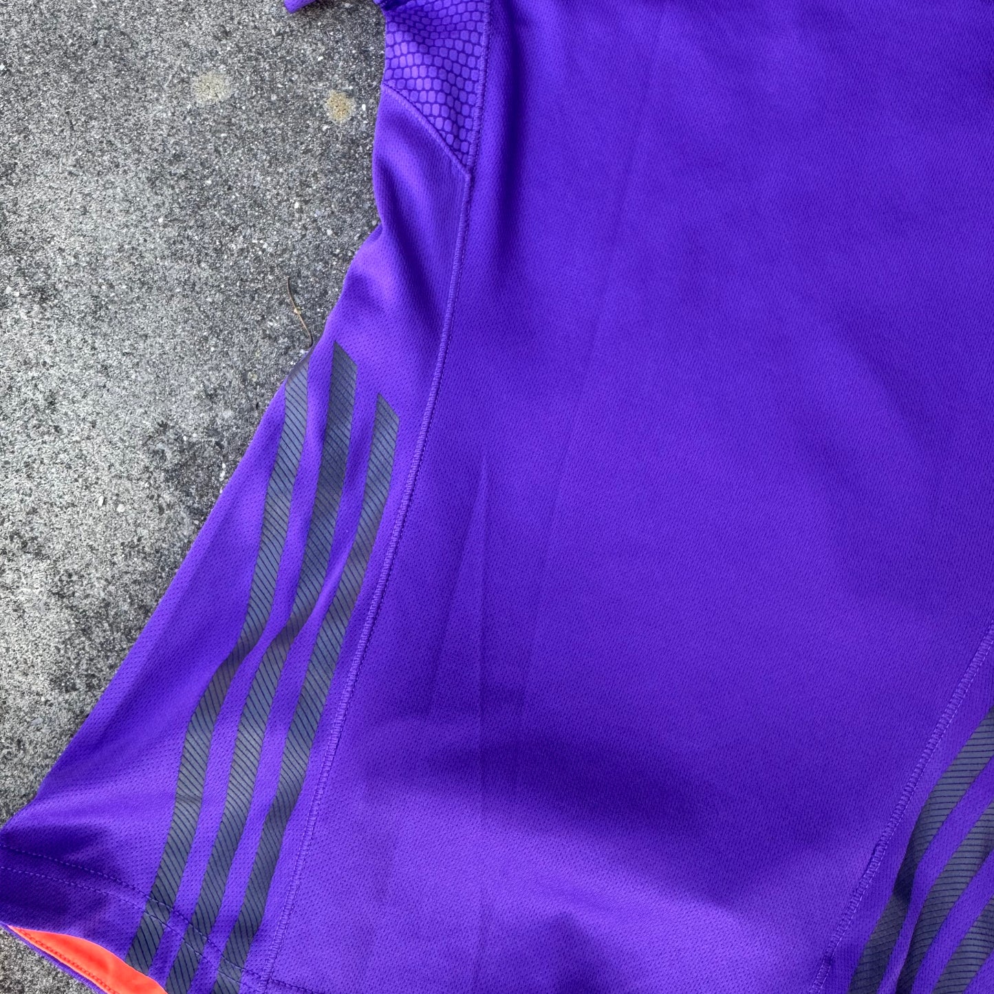 Adidas Climacool purple sports t-shirt – Close-up 2