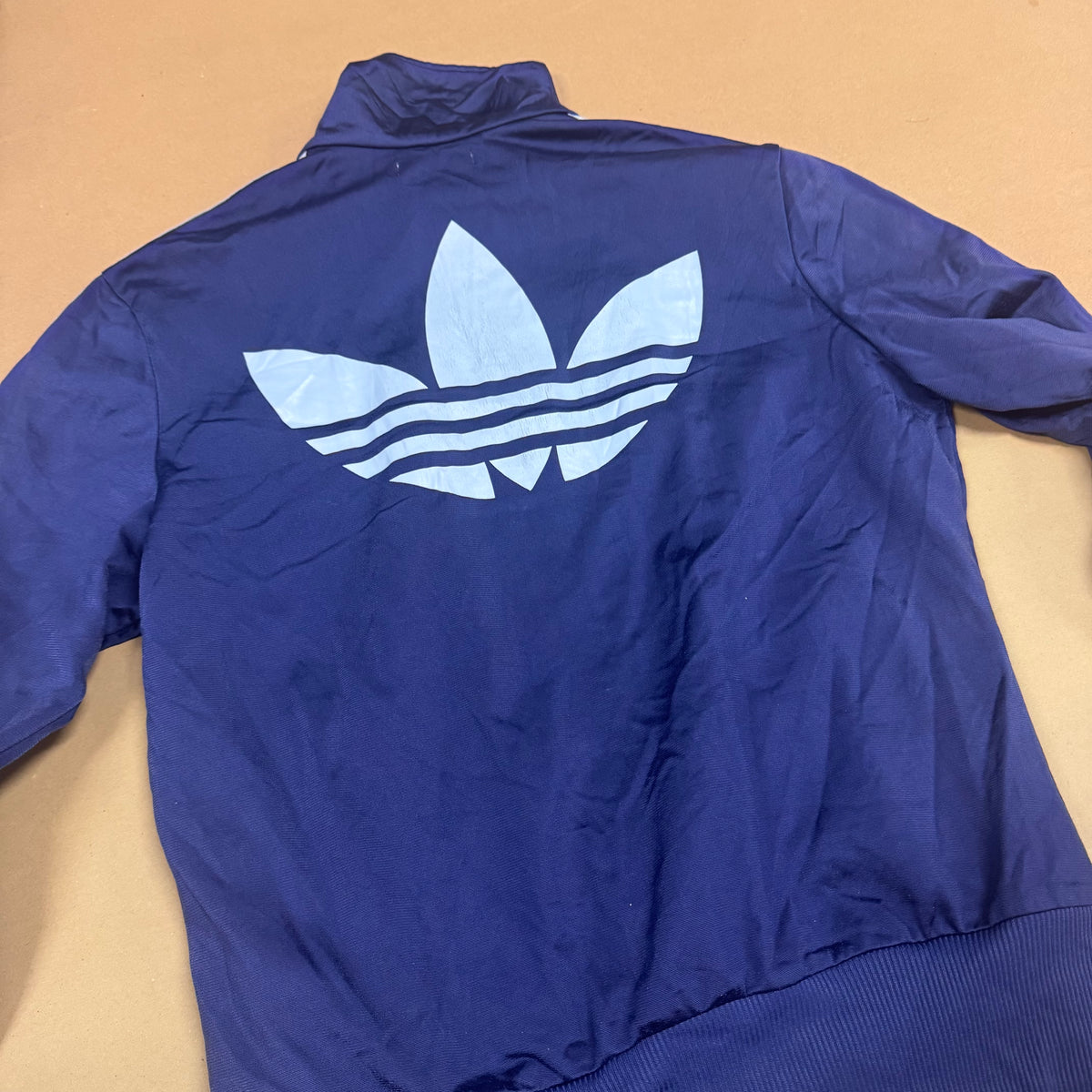 Adidas Firebird y2k purple track jacket – Close-up 2