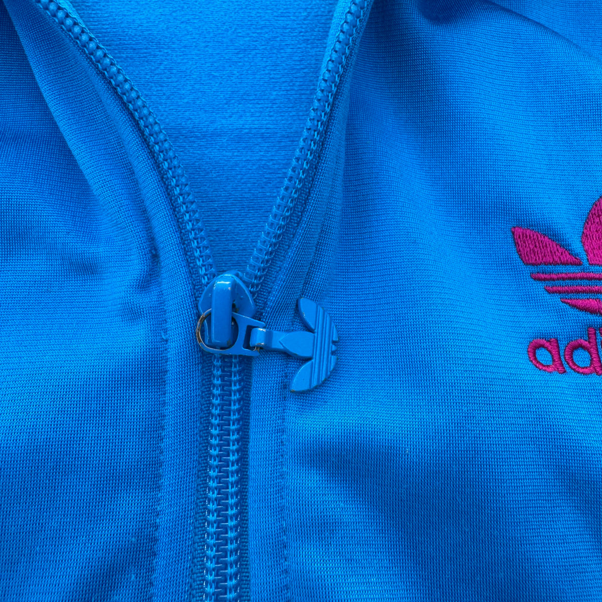 Adidas Firebird y2k vintage track jacket – Close-up 3