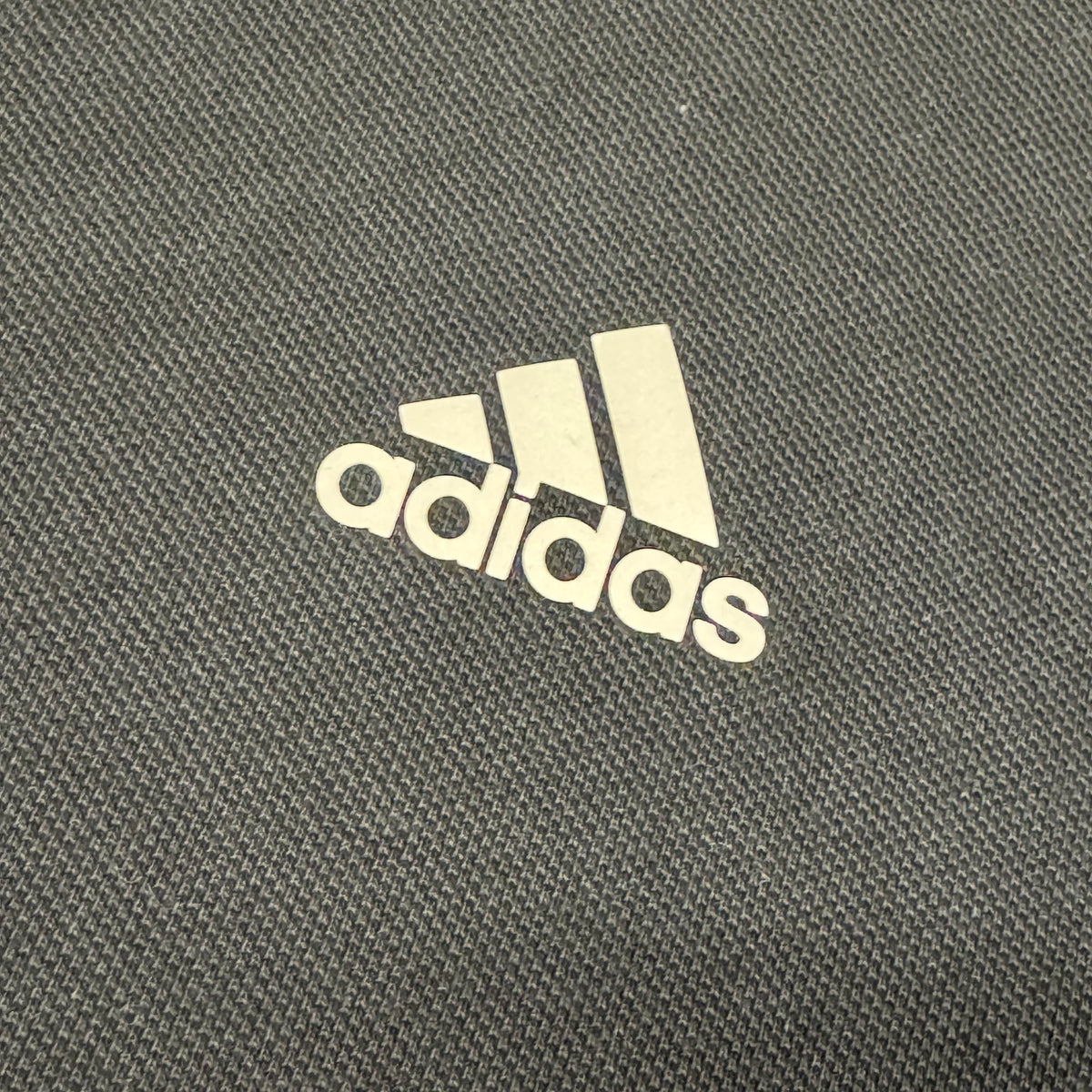 Adidas poloshirt classic – Close-up 2