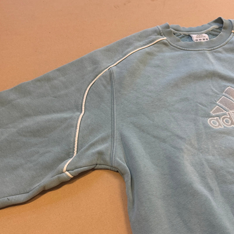 Detailansicht: Sourced limited accessories and clothes Adidas skyblue streetwear sweatshirt – Logo, Nähte oder Material