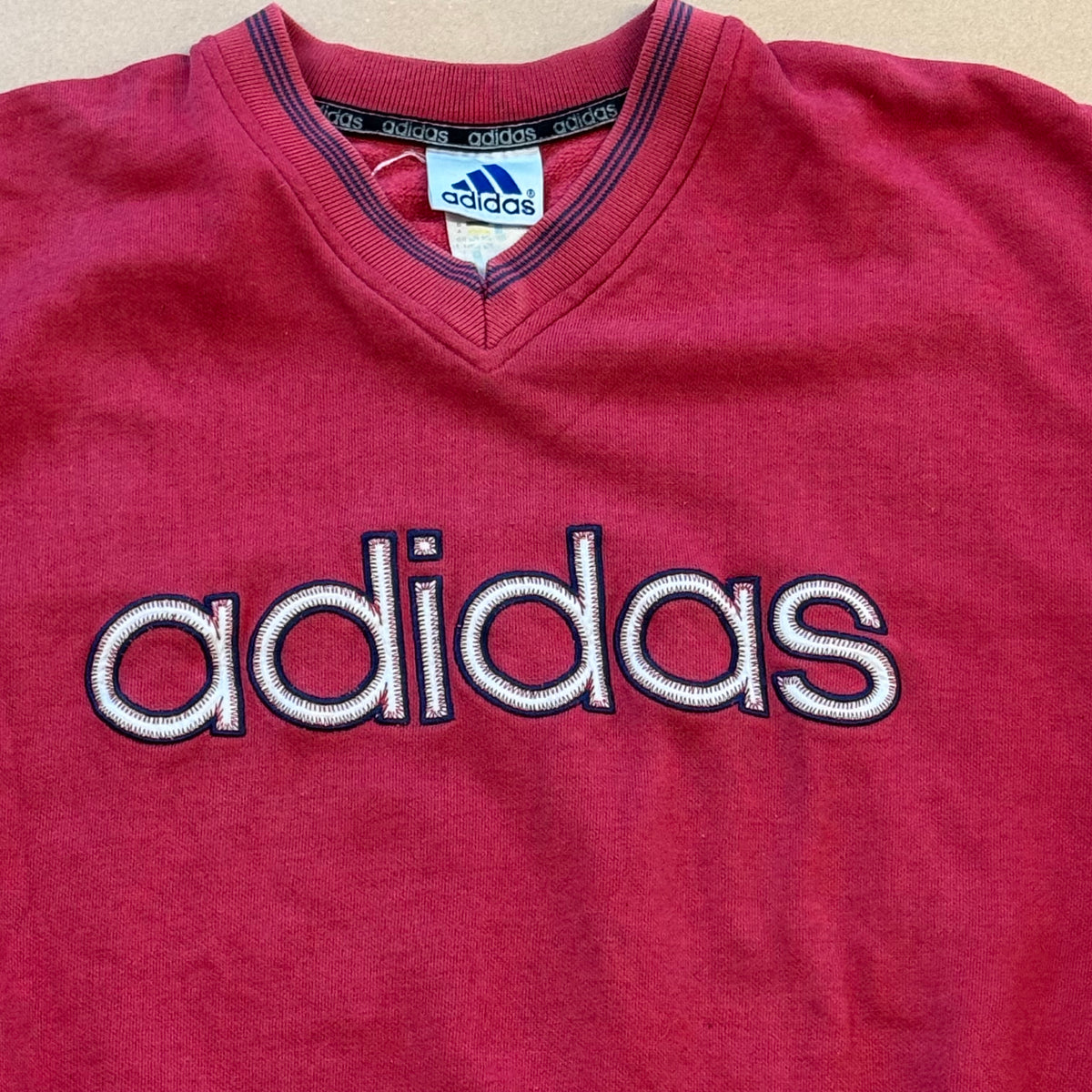 Adidas Streetwear sweatshirt – Close-up 1