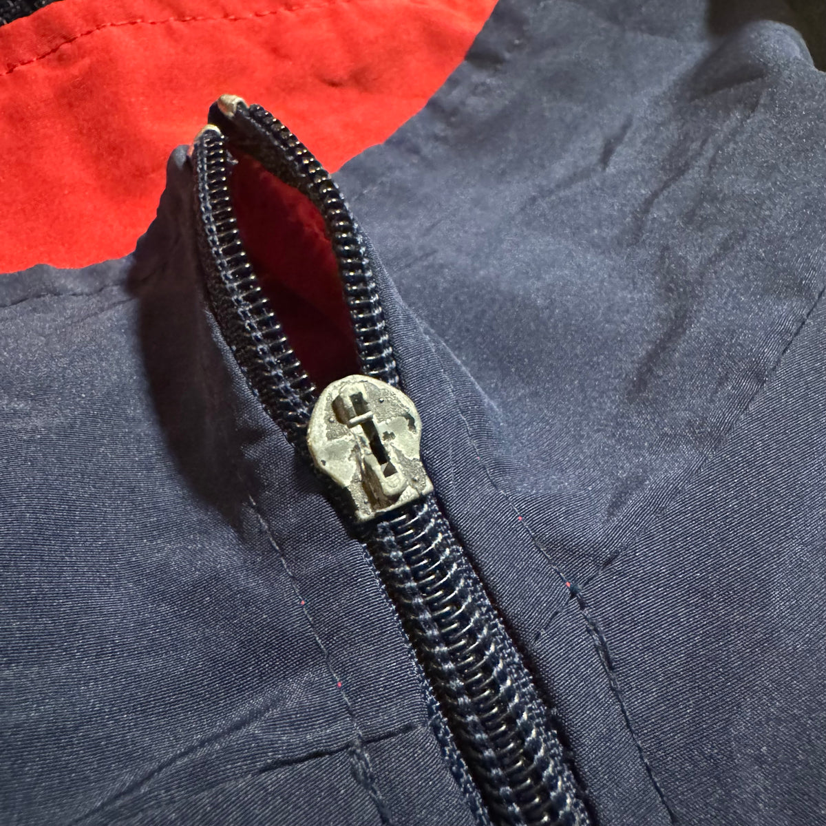 Adidas vintage 90s stylish track jacket – Close-up 3
