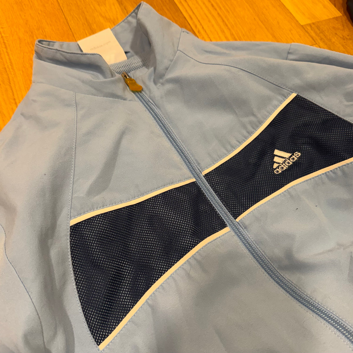 Adidas vintage blue track set (jacket & pants) – Close-up 5