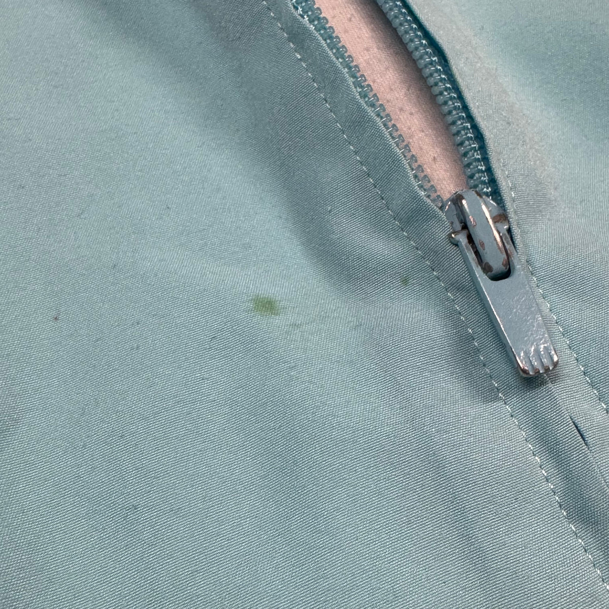 Adidas vintage light blue track jacket – Close-up 2