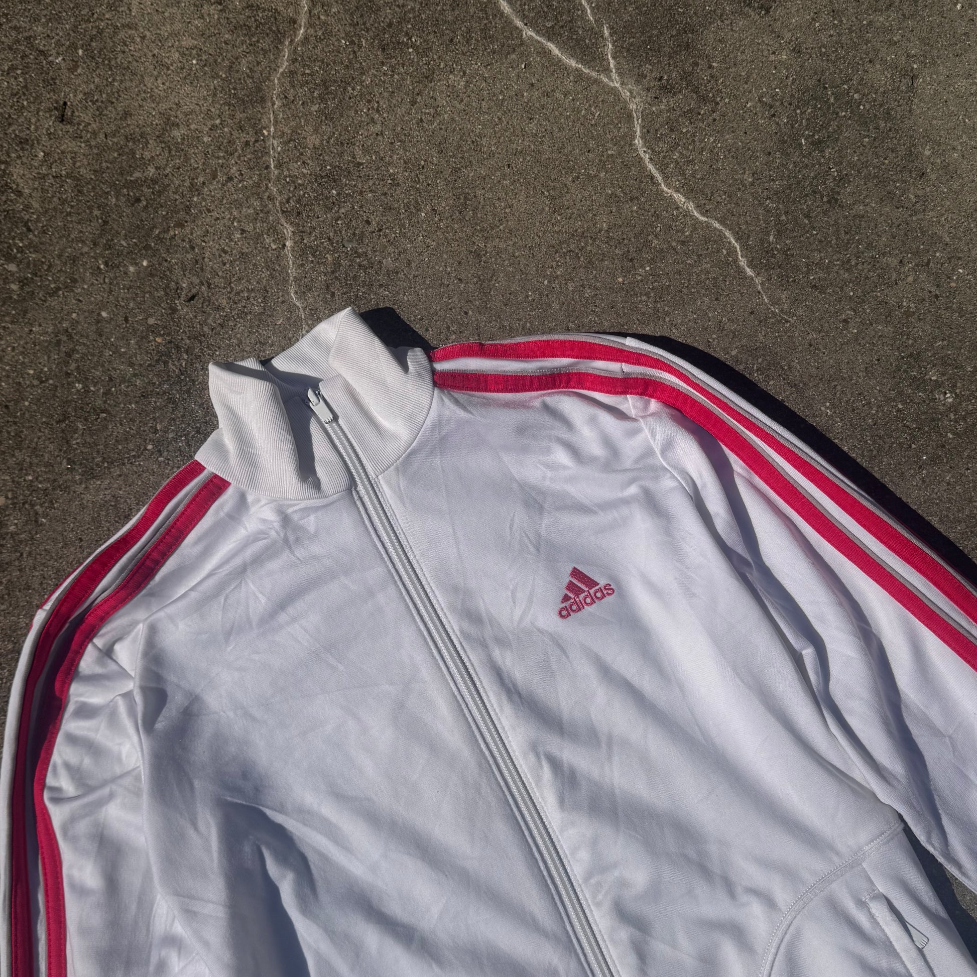 Adidas Y2K white track jacket – Close-up 2