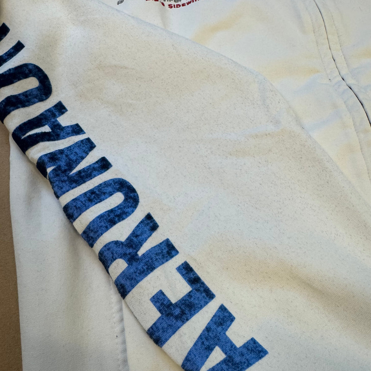 Aeronautica Militare Italia white zip-up – Close-up 3