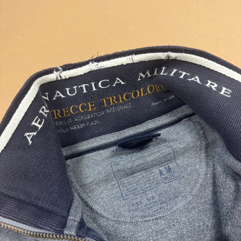 Detailansicht: Sourced limited accessories and clothes Aeronautica Militare vintage grey zip-up – Logo, Nähte oder Material