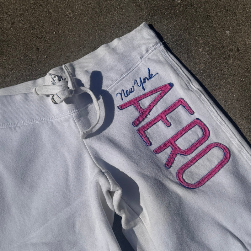 Detailansicht: Sourced limited accessories and clothes Aeropostale Y2K pirate pants – Logo, Nähte oder Material