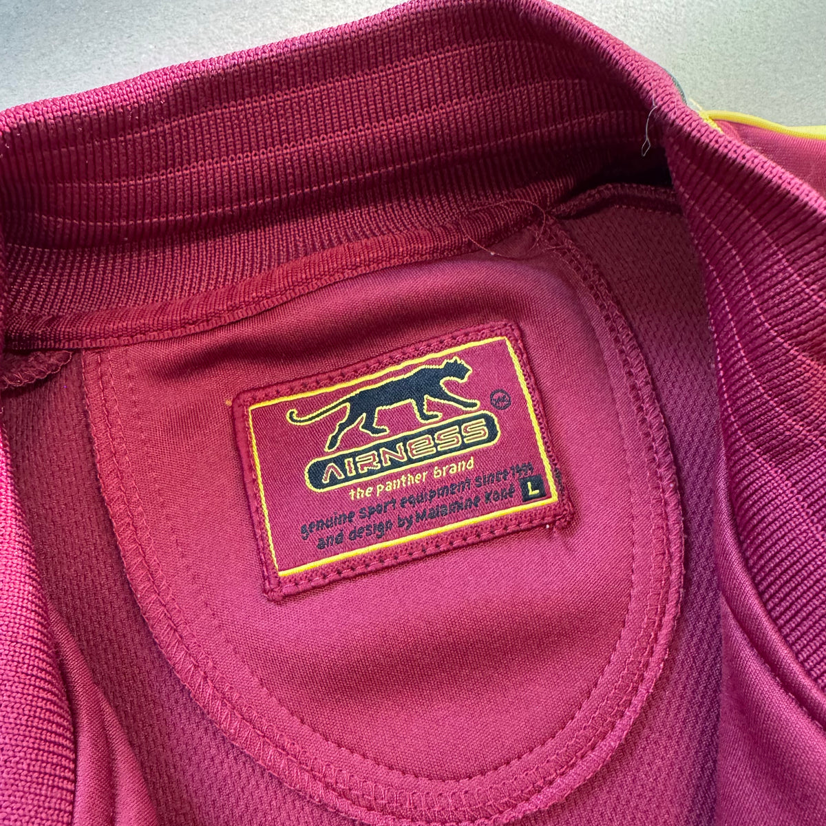 Airness burgundy streetwear football track jacket – Close-up 2