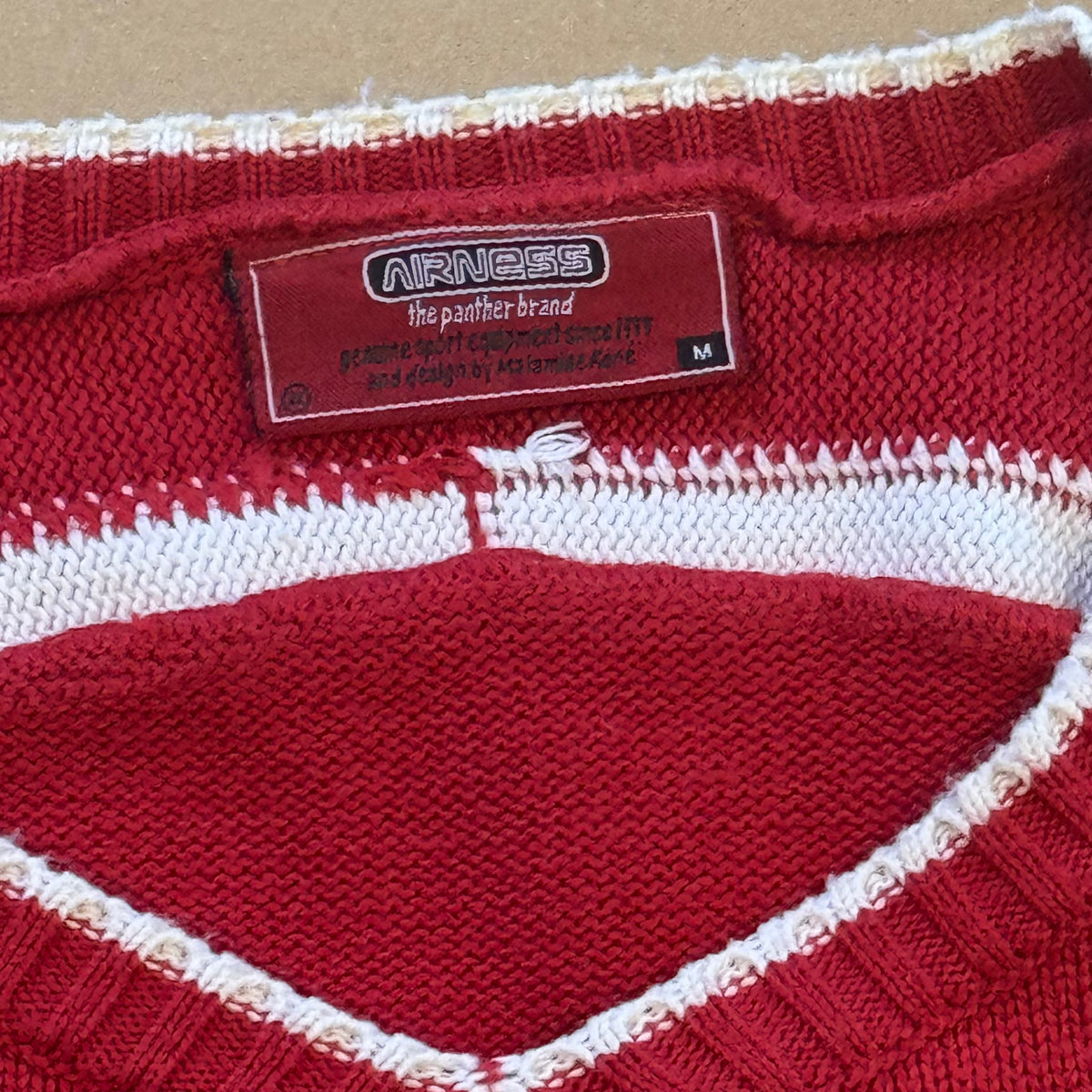 Airness knitted red sweatshirt – Close-up 2