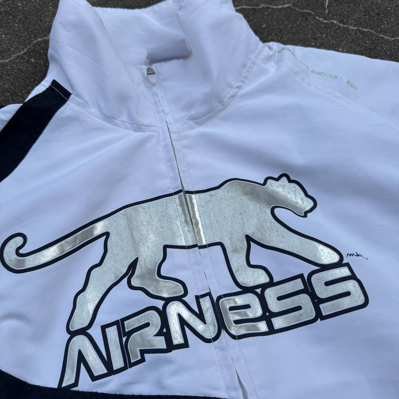 Detailansicht: Sourced limited accessories and clothes Airness silver panther streetwear track jacket – Logo, Nähte oder Material