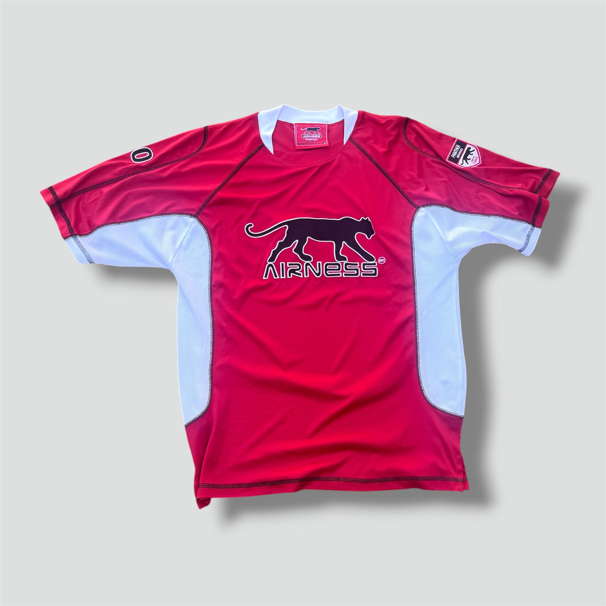 Airness streetwear 00s red T-shirt