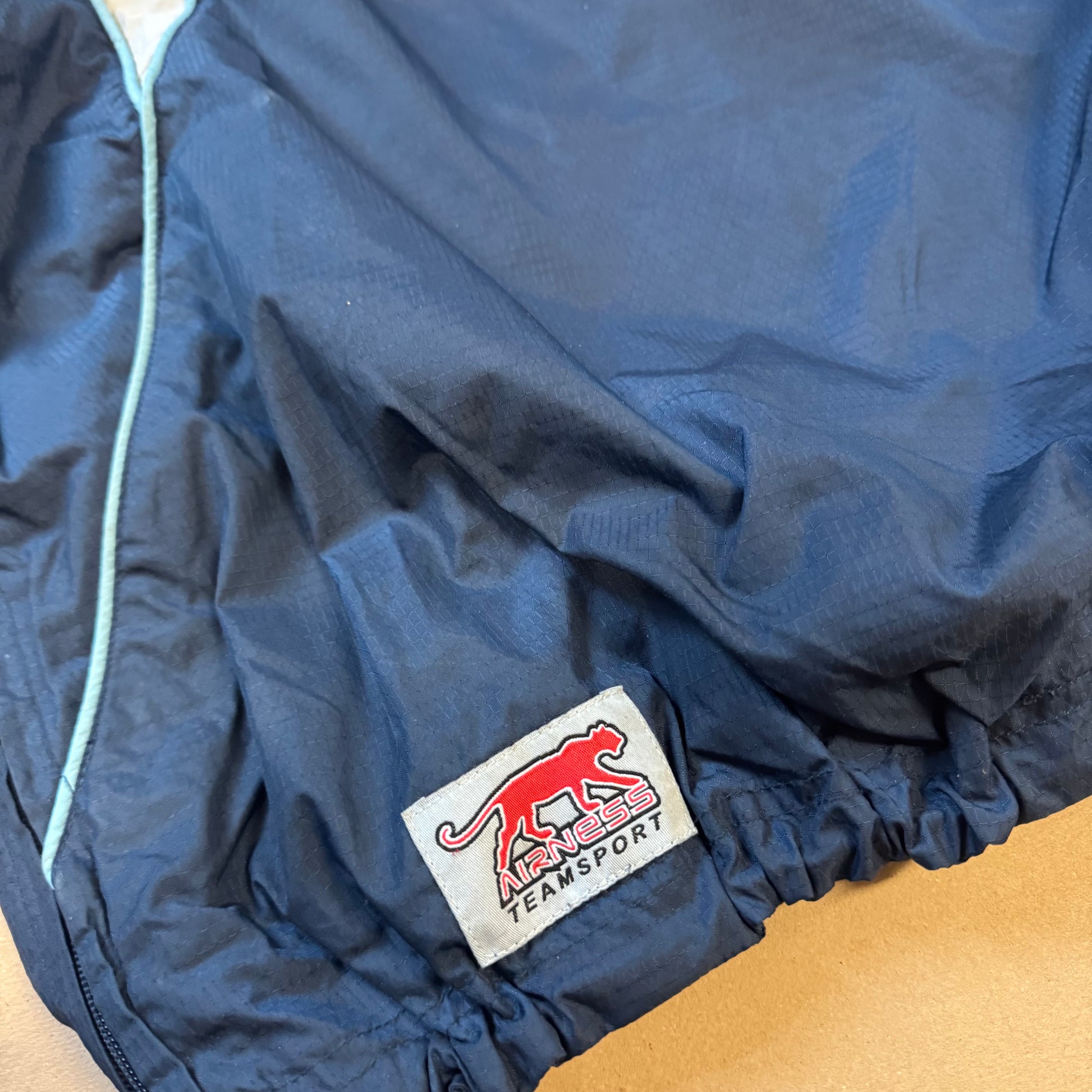 Airness streetwear navy blue rainprotective hoodie – Close-up 1