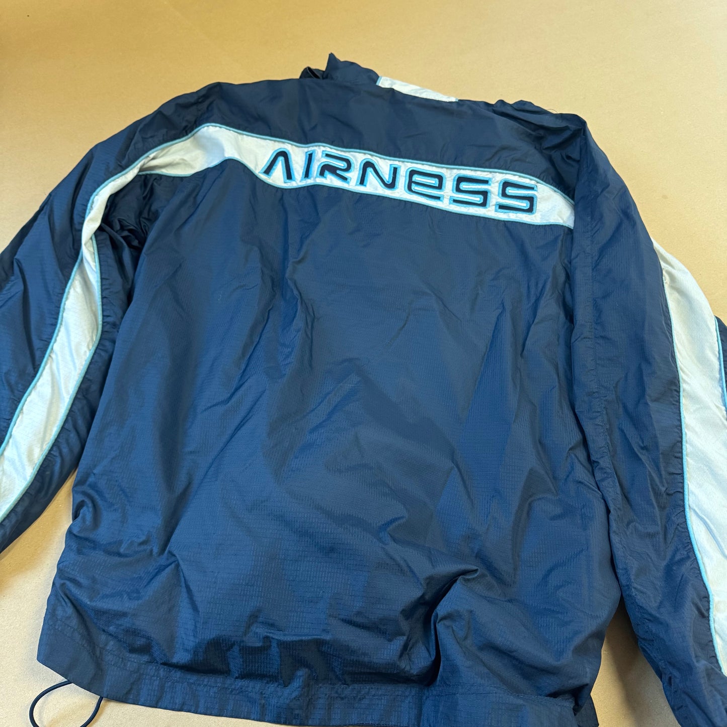 Airness streetwear navy blue rainprotective hoodie – Close-up 4