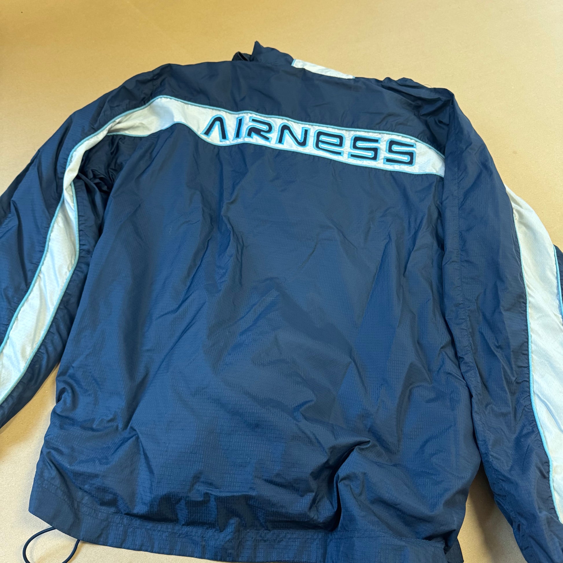 Airness streetwear navy blue rainprotective hoodie – Close-up 4