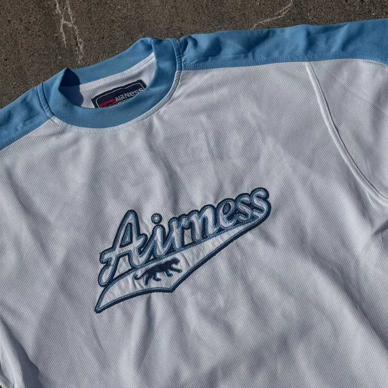 Detailansicht: Sourced limited accessories and clothes Airness Streetwear Only sports white T-shirt – Logo, Nähte oder Material