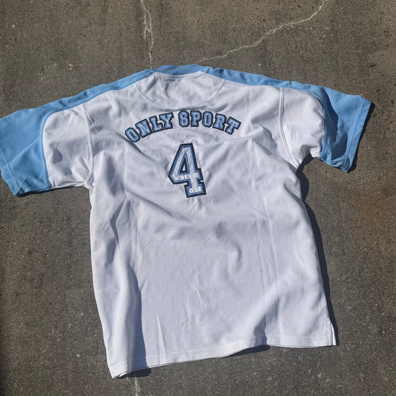 Detailansicht: Sourced limited accessories and clothes Airness Streetwear Only sports white T-shirt – Logo, Nähte oder Material