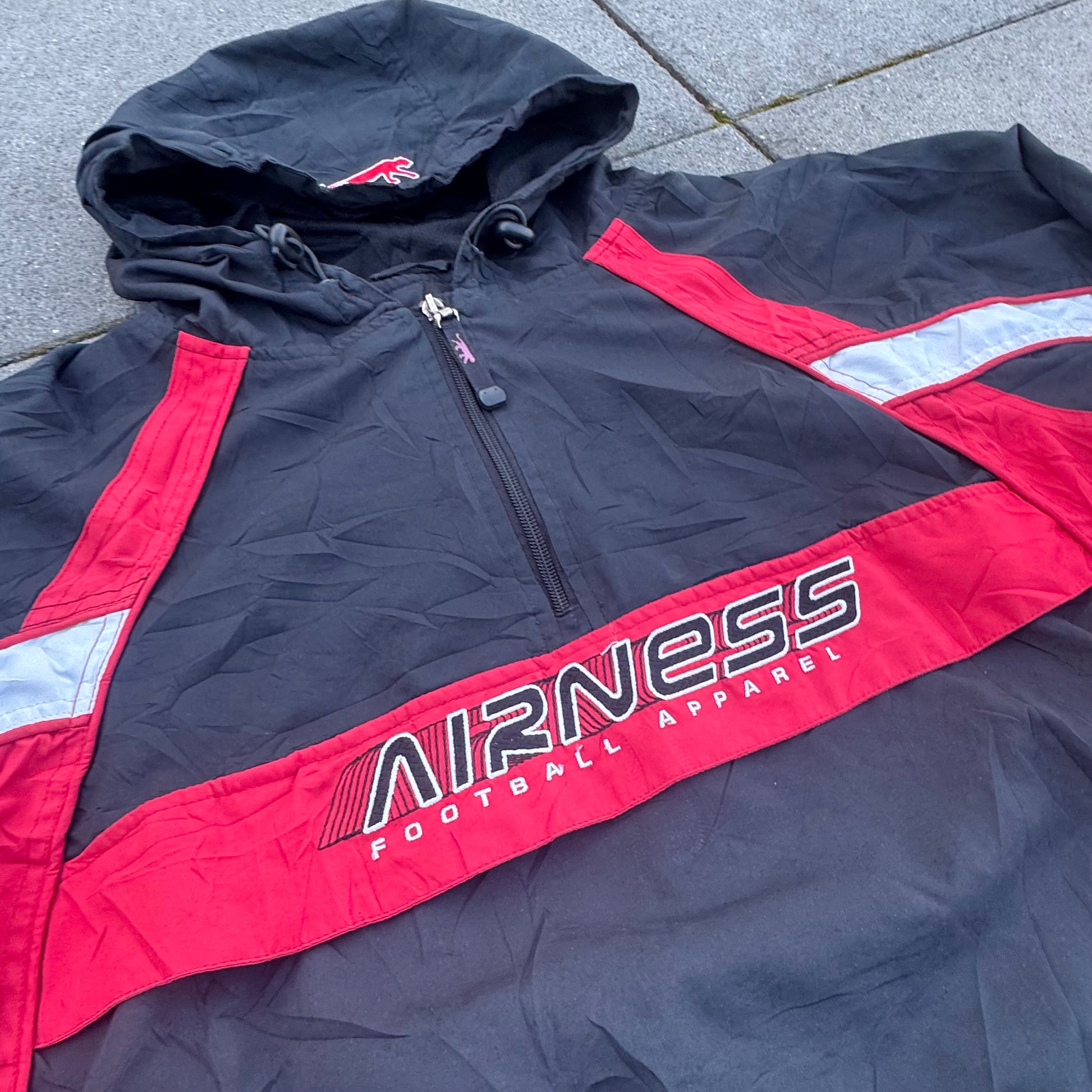 Airness streetwear style rainprotective hoodie – Close-up 1